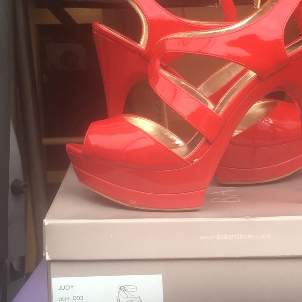 Ladies shoes red patent high heels size 9 Judy